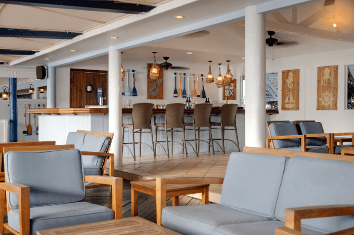 bar