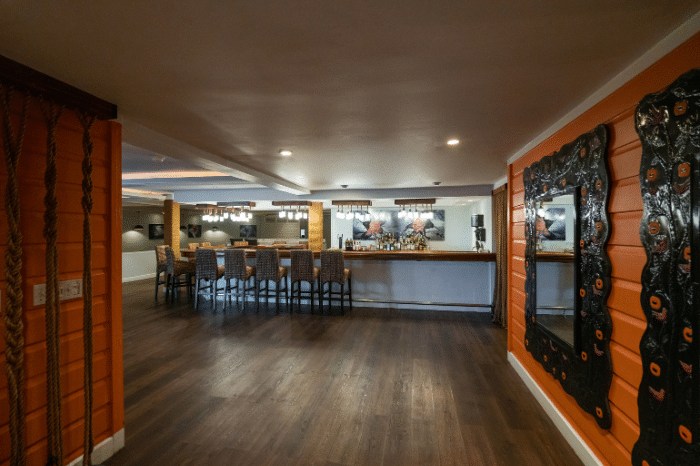 bar